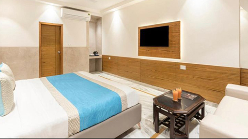 6- 8 Hrs Stay at T3 MLCP Building (Landside)